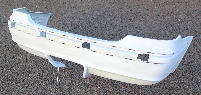 Spoilerstoßstange hinten, passend für Mercedes E-Klasse, neu