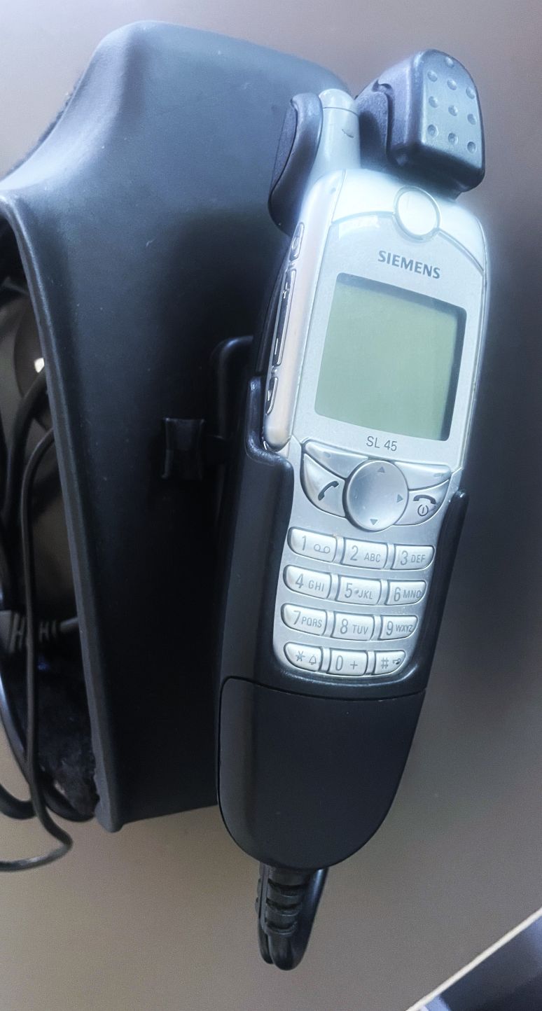 Leder- / Velour-Telefonkonsole mit 2 Siemens-Handys, original, passend für Porsche 964