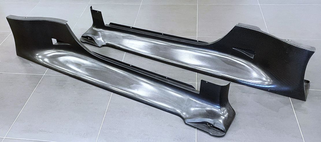 GT1-Carbon / Kohlefaser-Seitenaussenschweller, original, neu, passend für Porsche 993 GT1
