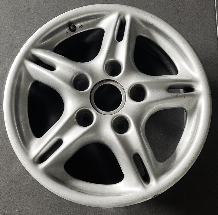 Alufelge 6 J 16 ET 50, passend für Porsche Boxster 986