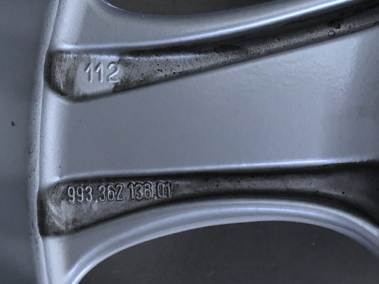 Turbo-Alufelgen 8 + 10 J 18, original, passend für Porsche 993