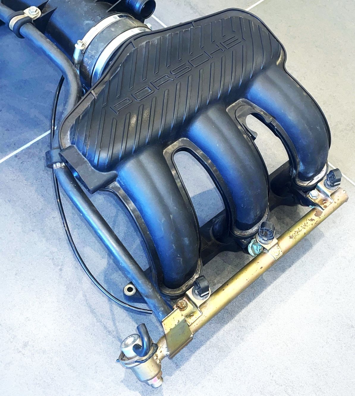 Motor-Ansaugbrücke mit Einspritzventile / Leitung, passend für Porsche Boxster 986