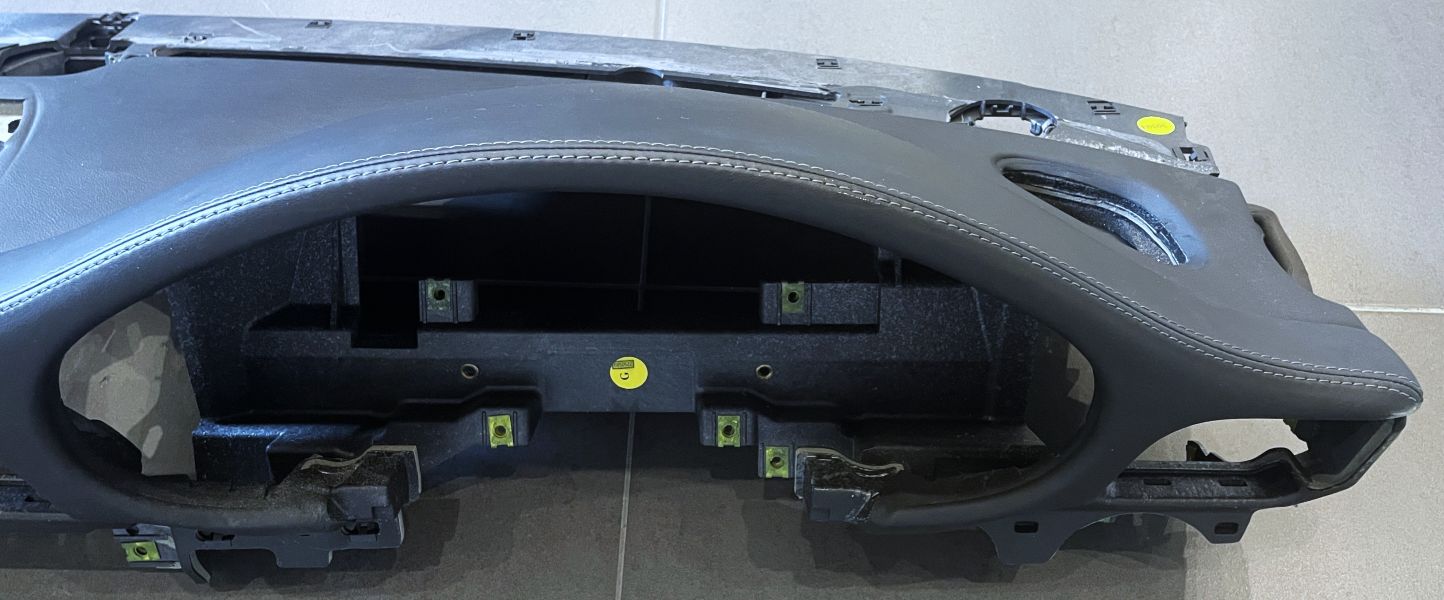 Leder-Armaturenbrett-Oberteil RHD, neuwertig, passend für Porsche 997