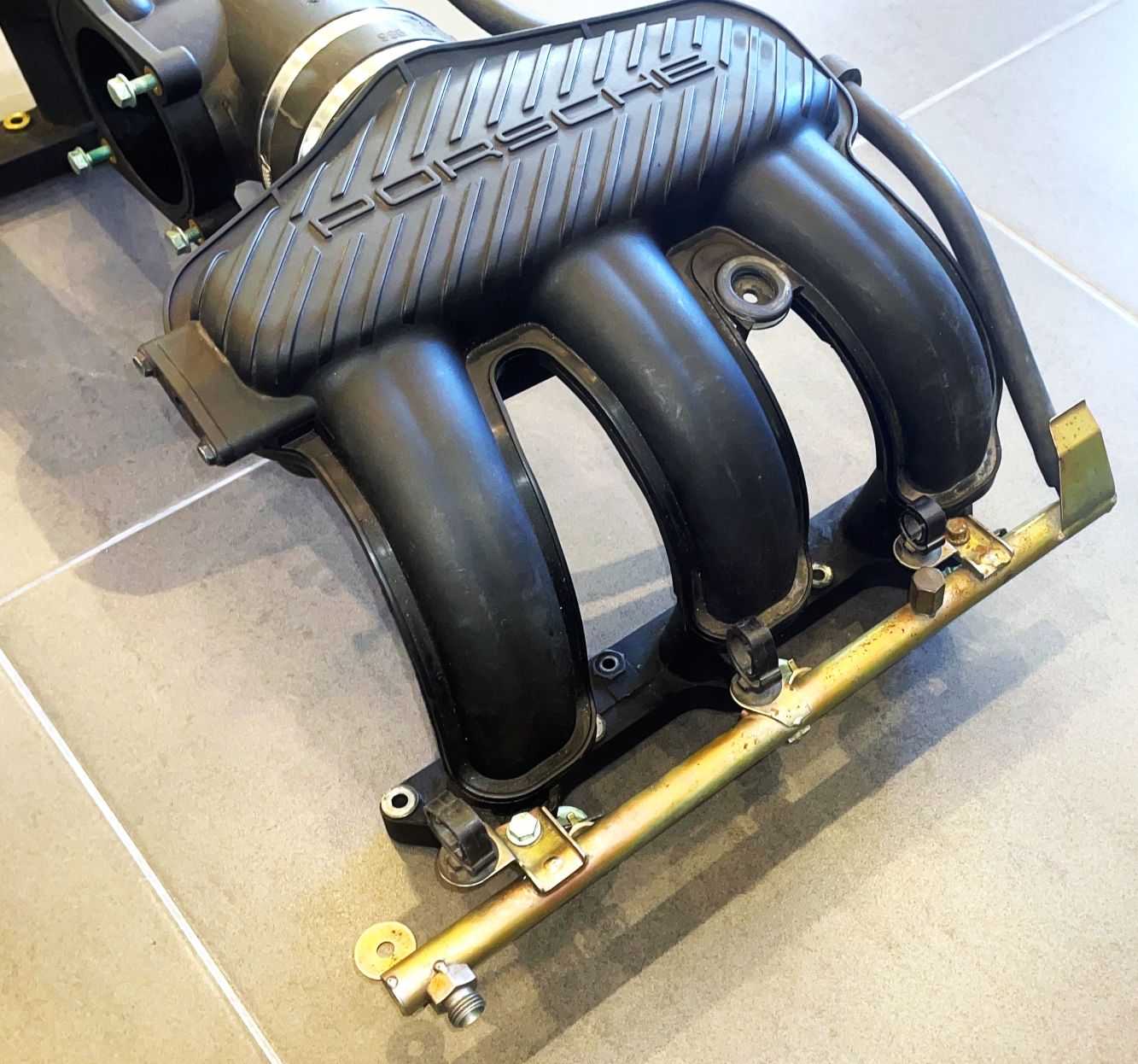 Motor-Ansaugbrücke mit Einspritzventile / Leitung, passend für Porsche Boxster 986
