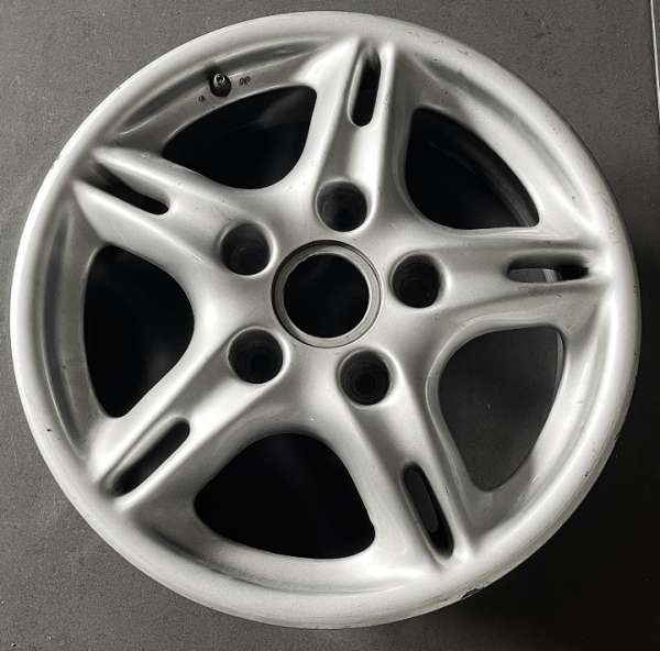 Alufelge 6 J 16 ET 50, passend für Porsche Boxster 986