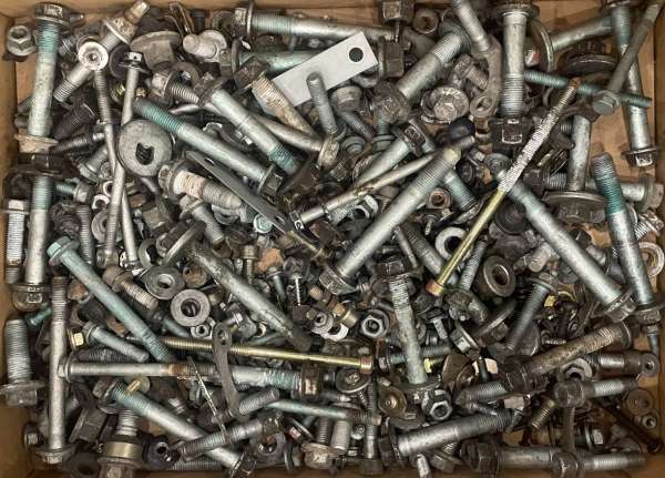 Schraubensatz vom unfallfreien Schlachtfahrzeug, passend für Porsche 996